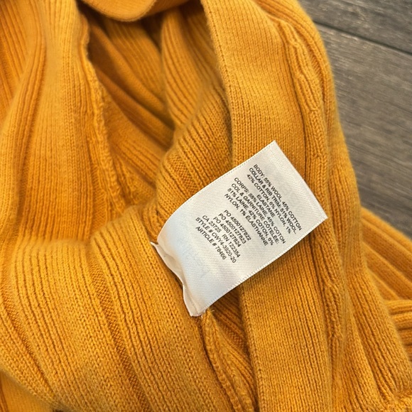 Aritzia Wilfred Plunge Front Cardigan - Picture 5 of 7